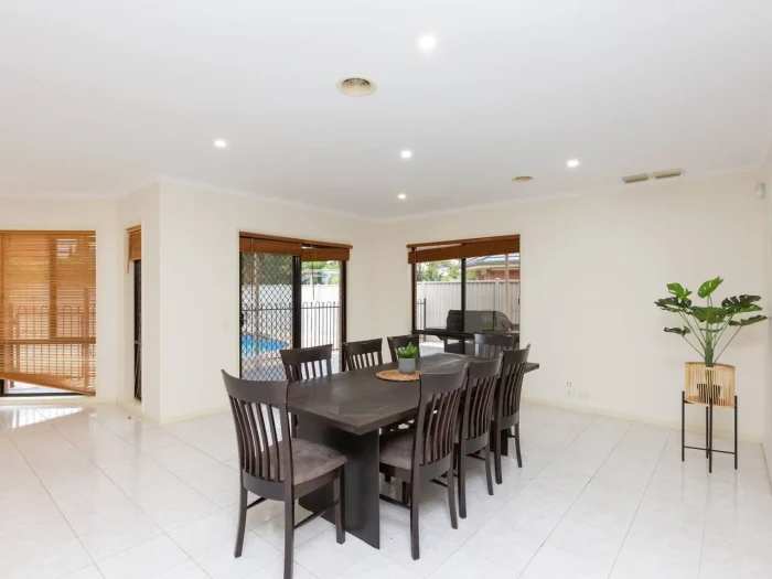 Tarneit-Accommodation-09_7_11zon